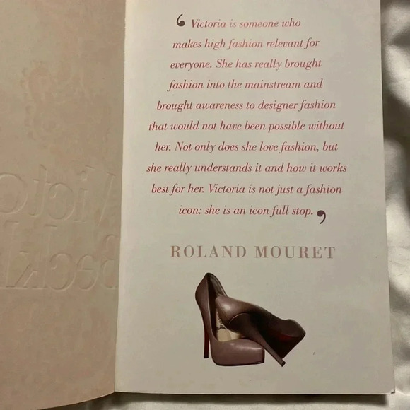 3/$20 Victoria Beckham - that extra half inch - softcover book - Picture 4 of 6